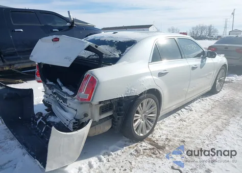 2012 Chrysler 300C Luxury Series z USA, uszkodzony, nr VIN 2C3CCAPT5CH253894